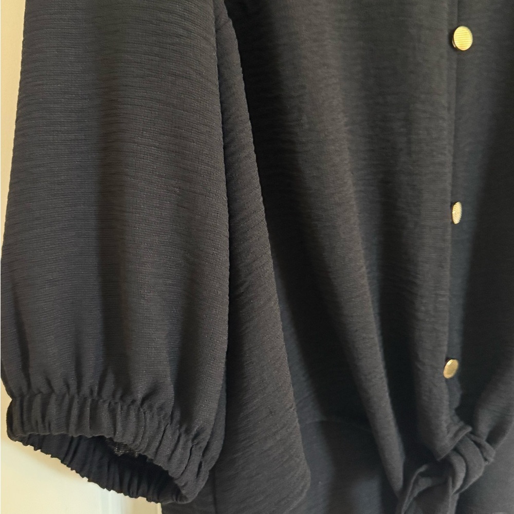 NWOT Olivia & Martin Black V-Neck Top with gold buttons - Picture 3 of 9